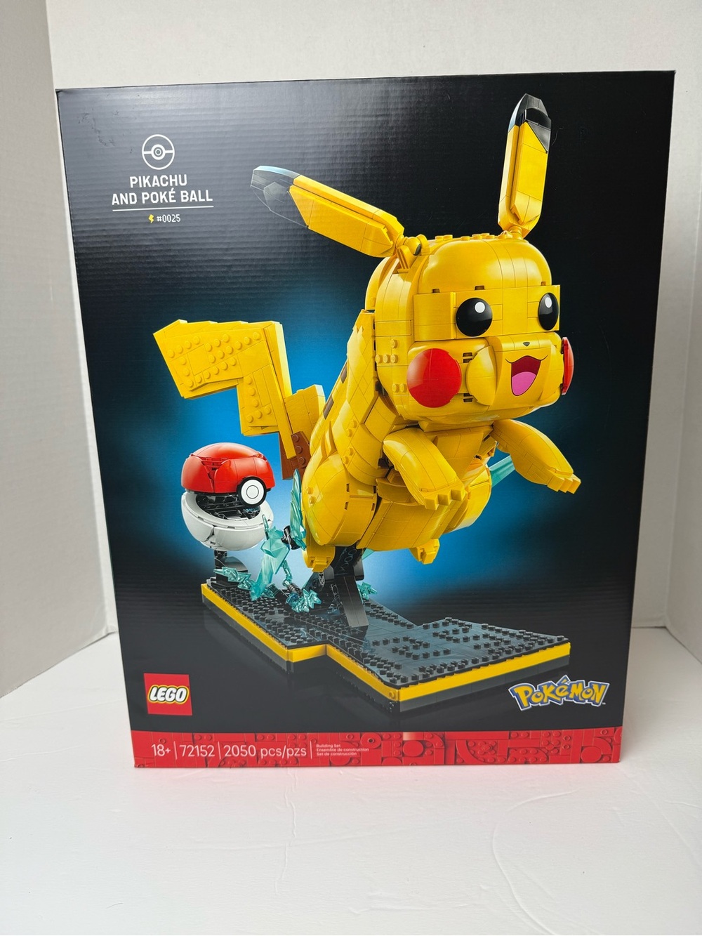 Lego Pikachu and Poké Ball Set - Yellow, Red, Black, White